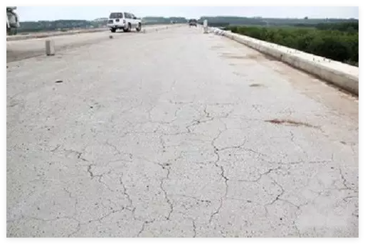 哪些桥梁亟需预应力碳纤维板加固养护？