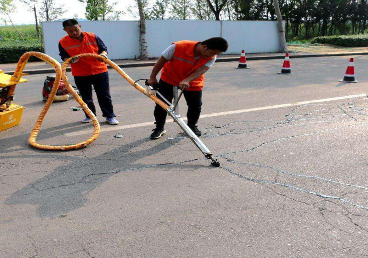 道路裂缝修补看这里