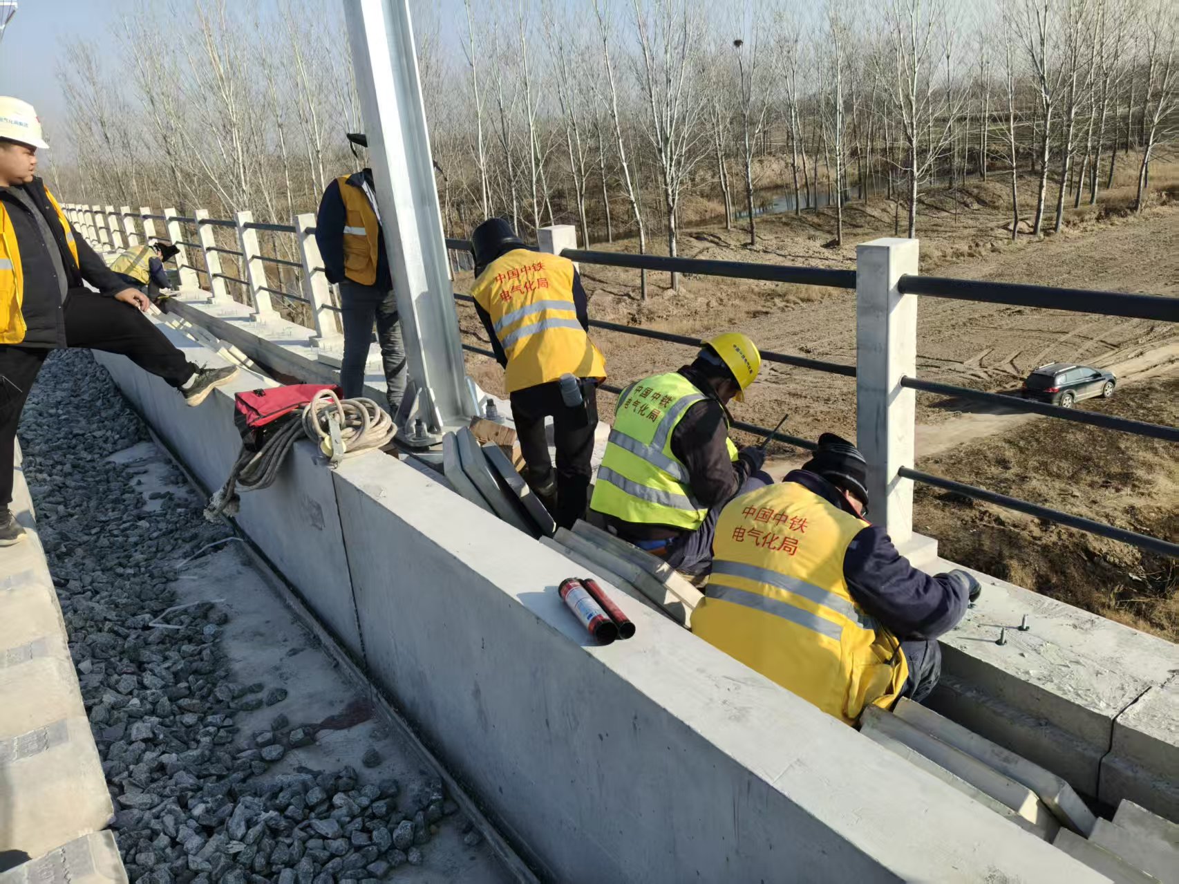 南京曼卡特化学锚栓助力中铁电气化局集团北京电气化公司承建的石港城际强电标项目 (2)